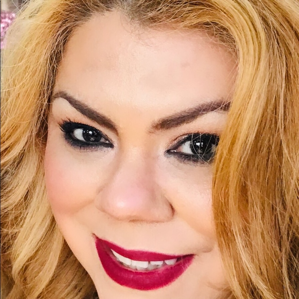 Meet your Posher, Mariela